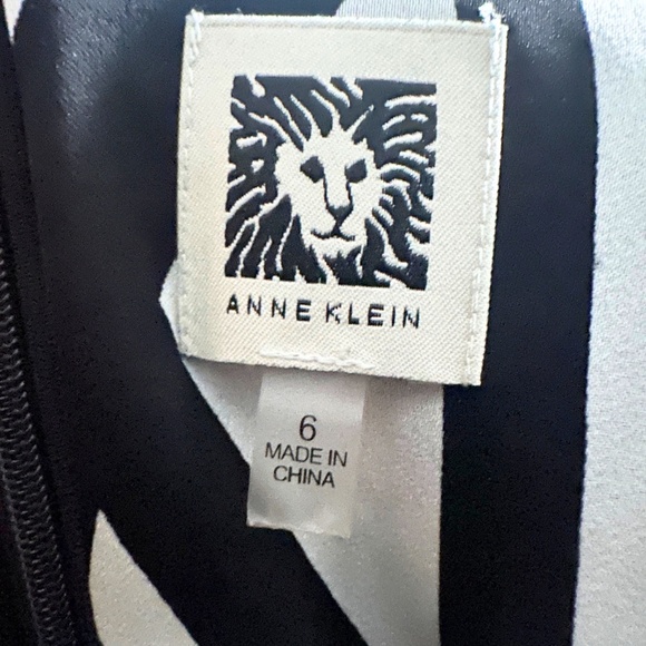 Anne Klein Black & White Semi Formal Dress - Picture 4 of 6